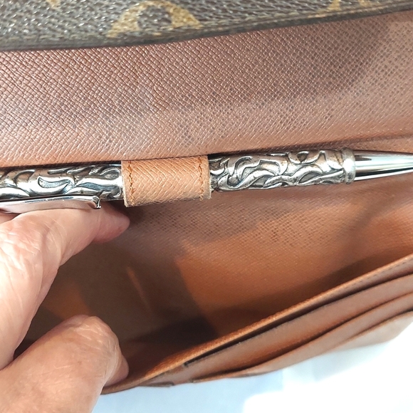 Louis Vuitton Long Wallet - Picture 7 of 12